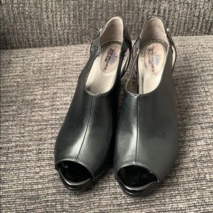 Life Stride memory foam open toes heels